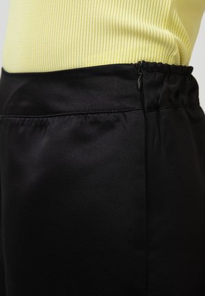 Touché Privé Auduma bikses - black