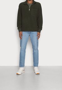 ARKET Džíny Relaxed Fit - blue