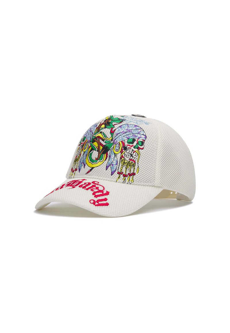 Cappellino da baseball bianco in rete con ricami colorati a tema teschio e pirati, dotato di visiera curvata e testo "Mafiaty" in rosso.