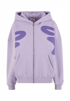 Violetinė užtraukiama gobtuvė su dideliais violetiniais sūkurių raštais priekyje, pagaminta iš minkštos medžiagos, turi kengūros kišenę ir surištas rankoves.