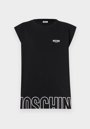 Schwarzes ärmelloses Moschino Active Oberteil mit kleinem Logo auf der Brust und großem, weiß umrandetem Moschino-Schriftzug am unteren Saum.