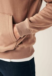 Next STANDARD - Sweat à capuche - clay