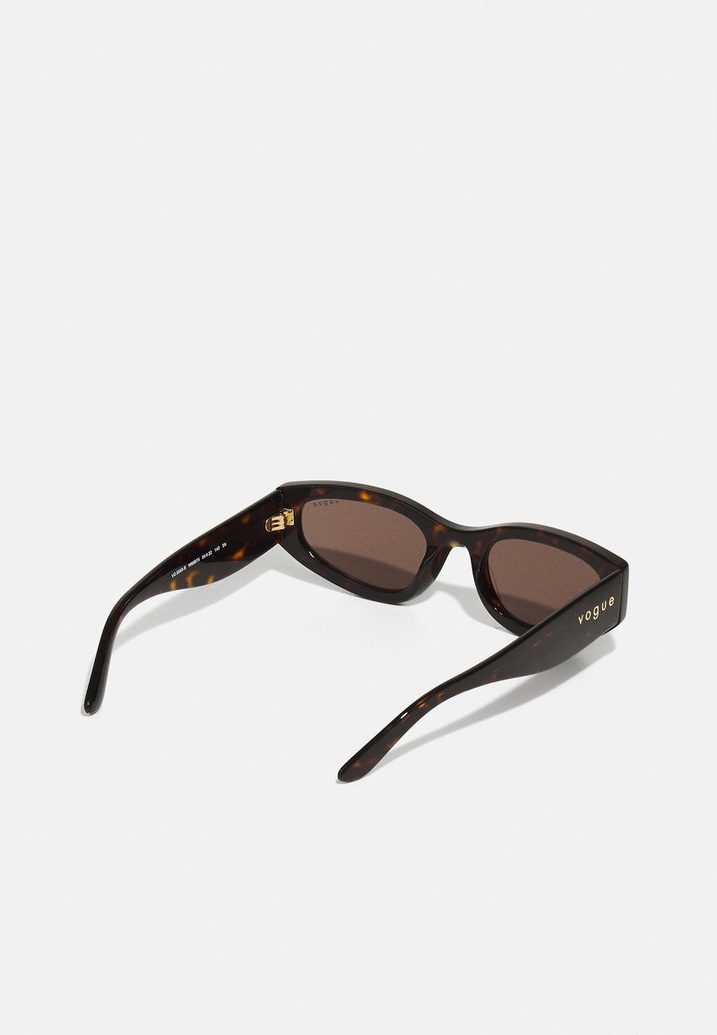 Gafas de Sol Vogue VO2871S 150813 STRIPED DARK HAVANA // BROWN GRADIENT