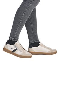 Remonte Baskets basses - beige