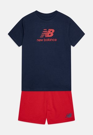 New Balance STACKED LOGO TEE SET - Shortsit - team red