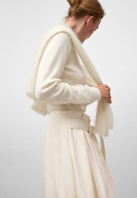 ADOLFO DOMINGUEZ DRAPED - Shorts - natural white