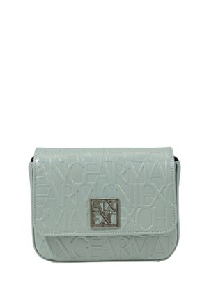 Borsa a mano rettangolare di colore verde chiaro, realizzata in materiale lucido. Caratterizzata da un motivo logo impresso e chiusura in metallo argentato. Inclusa una tracolla regolabile.