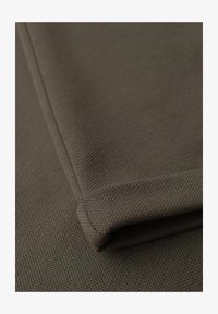 Non sélectionné, olive