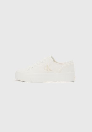VULC FLATFORM LOW - Športni copati - triple bright white