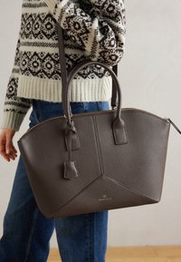 Klēpjdatora soma - dark brown