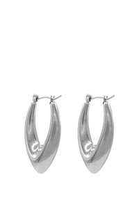 Pendientes de aro de plata con forma curva de gota y acabado pulido. Cuentan con un cierre de poste y gancho seguro para su uso.