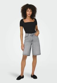 ONLY ONLSONNY HW WIDE - Kratke hlače od trapera - light grey denim