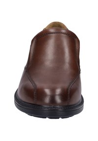 Braune Leder-Schlüpfschuhe mit glatter Textur, runder Zehenpartie und Gummisohle. Verfügt über minimalistisches Stichdesign und einen niedrigen Absatz.