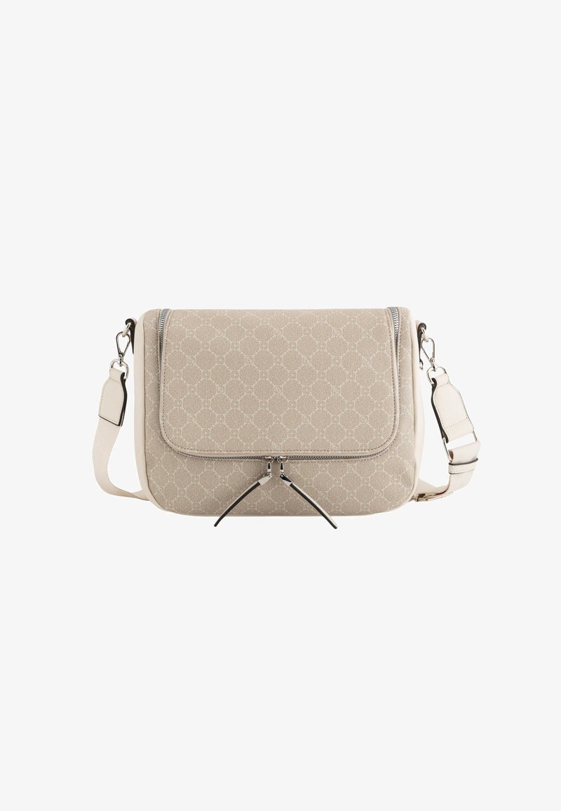 Beige crossbody taske med et struktureret mønster, lynlåslukning og sølvfarvet hardware. Har en flad front og justerbar rem.