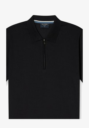 Zwart casual poloshirt met korte mouwen en een halve ritssluiting aan de voorkant, voorzien van een geribde kraag en een kleine blauwgestreepte binnennek.