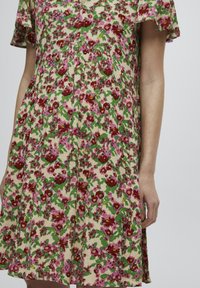 ICHI IHMARRAKECH - Vapaa-ajan mekko - structured flower mix1