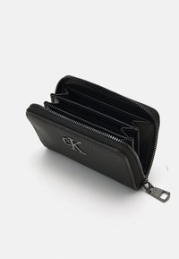 Calvin Klein Jeans MINIMAL MONOGRAM MED ZIP AROUND - Portafoglio - black
