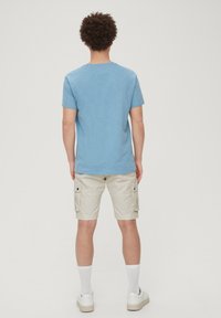 QS JOHN BERMUDA IM STYLE - Shorts - helles beige