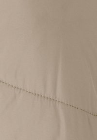 Niet geselecteerd, taupe