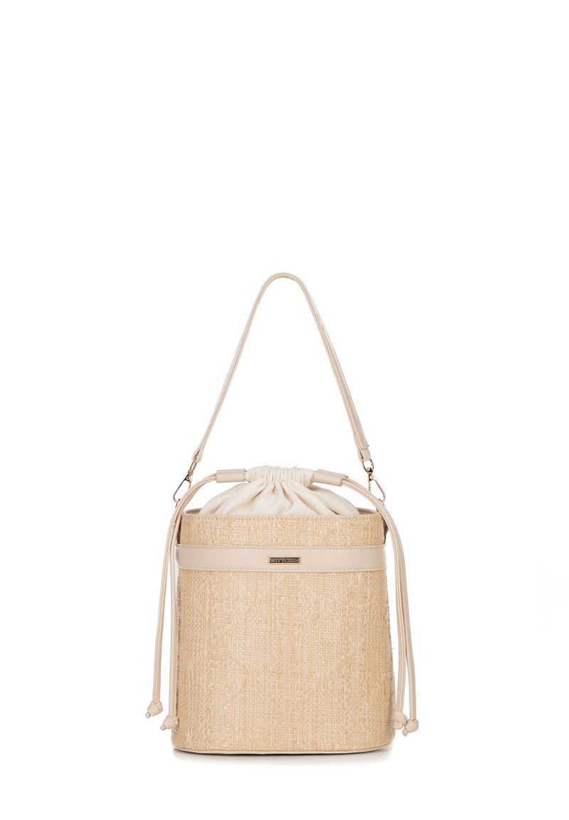 Borsa a secchiello rotonda in materiale beige texturizzato, con chiusura a coulisse, parte superiore in tessuto morbido e tracolla removibile.