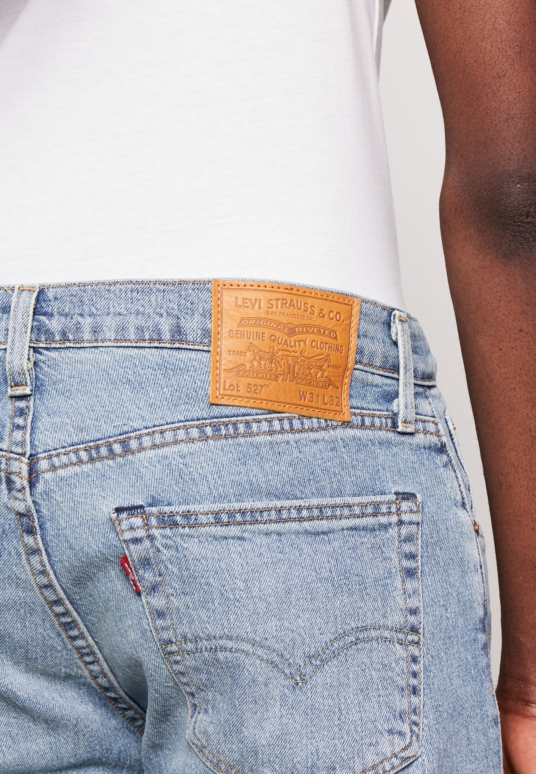 527 slim bootcut levi's