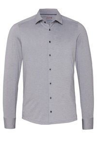 Lichtgrijs overhemd met lange mouwen, knoopsluiting en een klassieke kraag, met zwarte knopen in het midden, met een getailleerde pasvorm.