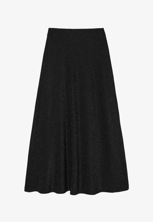 Czarna, długa spódnica wykonana z teksturowanej tkaniny z lekkim połyskiem. Rozszerzany krój z gładkim pasem w talii i bez widocznych zapięć.