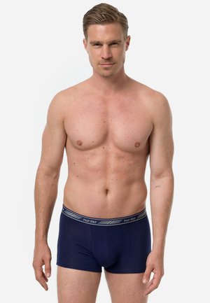Granatowe bokserki męskie wykonane z gładkiej tkaniny, wyposażone w kontrastujący elastyczny pas z subtelnymi wzorami oraz dopasowany krój.