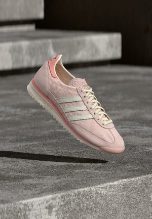 SL 72 OG - Sportcipő - sandy pink/off white/glory pink