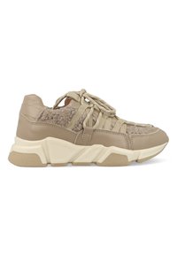 Beige sneaker met een textuurstof bovenwerk, leren accenten en een chunky zoolontwerp. Veters geïntegreerd in het bovenwerk voor een veilige pasvorm.