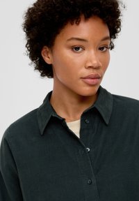 s.Oliver Button-down blouse - tannengrün