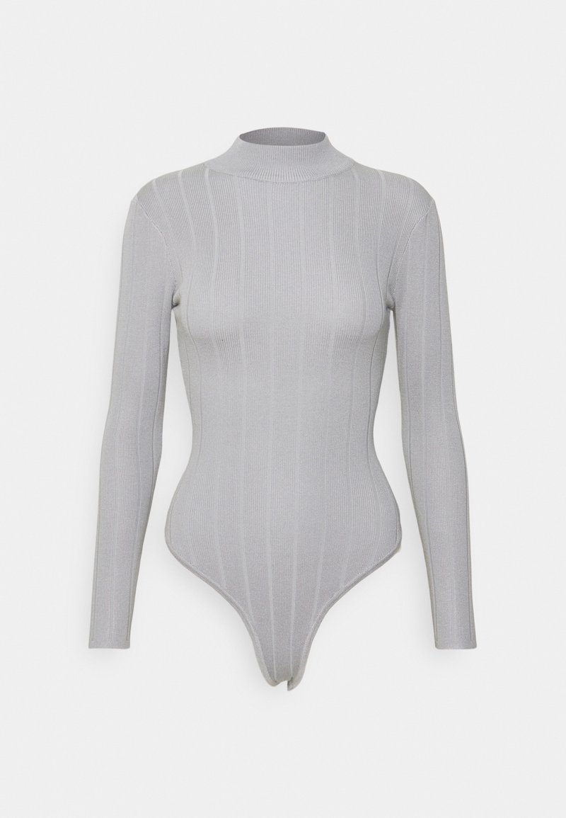 Body côtelé gris à manches longues et col montant, avec une coupe ajustée et une fermeture à pression à l'entrejambe. Texture lisse.