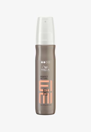 Wella Professionals Perfect Setting Spray in einer braunen Flasche mit einem klaren Deckel; verfügt über weiße und orange Text, glatte Textur und abgerundete Kanten.