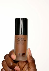 KIKO Milano UNLIMITED FOUNDATION - Base de maquillaje - 9.5 Gold