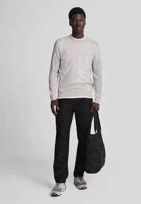 Lyle & Scott TONAL EAGLE CREW NECK  - Maglione - cove