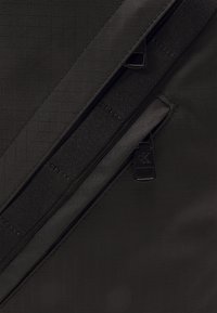 Calvin Klein Jeans METAFORMS ROUNDED - Zaino - black