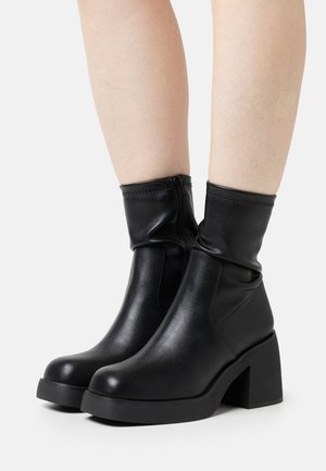 zign platform ankle boots
