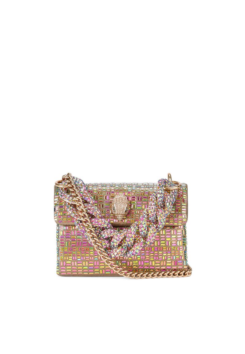 Borsa a tracolla intrecciata multicolore con catena, superficie testurizzata e chiusura decorativa. Presenta un vivace motivo geometrico e dettagli intrecciati.