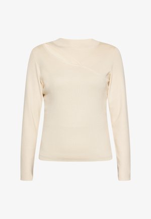 Béžový sveter s dlhými rukávmi a okrúhlym výstrihom, s asymetrickým detailom na ľavom pleci, vyrobený z jemnej, ľahkej tkaniny.