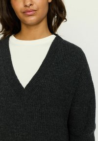 Soft Rebels Svetr - charcoal melange