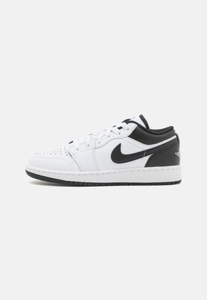 AIR JORDAN 1 LOW UNISEX - Trainers - white/black