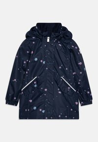 Marineblauwe regenjack met capuchon, voorzien van een kleurrijke ronde print, elastische manchetten, twee zijzakken en een drukknoopsluiting.