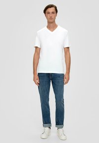 s.Oliver T-shirt basique - weiß