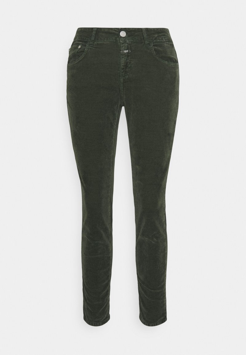 Pantalon slim en velours côtelé vert foncé avec fermeture éclair et bouton à l'avant, poches avant et arrière, présenté sur un fond uni.
