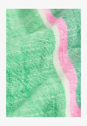 Kootud roheline tekstuuriga kangas, millel on roosa ja valge triibuline muster. Pehme, kerge ja kergelt läbipaistev kangas.