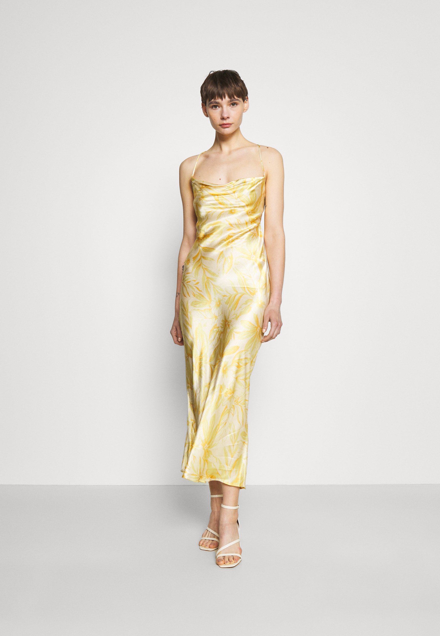 robe cocktail tropical