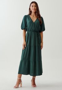 TUSSAH BECKY MIDI - Dnevna obleka - emerald