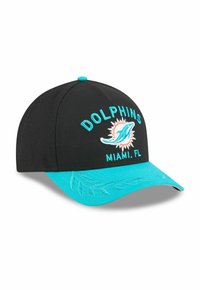 Schwarze Baseballmütze mit einem gestickten Miami Dolphins-Logo in Türkis und Orange, mit einem strukturierten türkisen Schirm und Blattmuster.