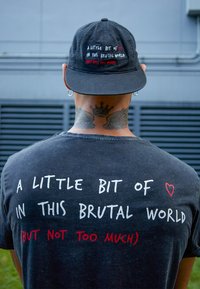 Mira Paris BRUTAL BACK VINTAGE - T-shirt print - black denim