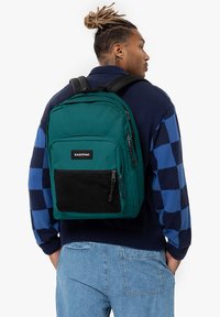 Eastpak PINNACLE - Mochila - peacock green